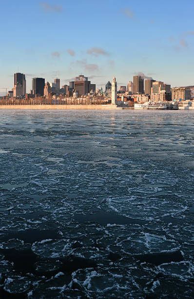istock Montreal city and the St-Laurent river 91089345
