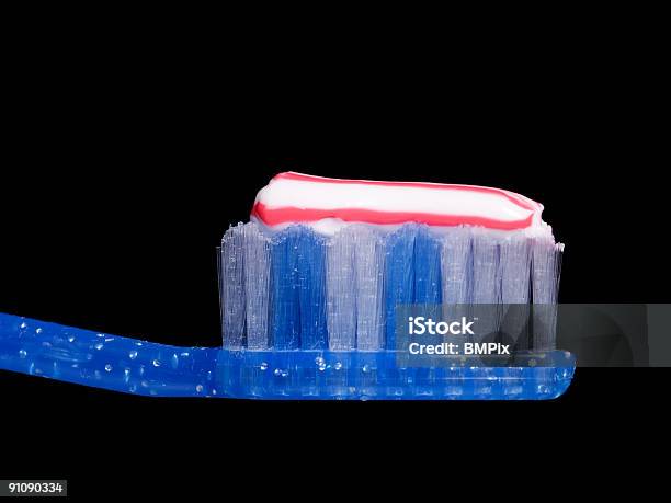 Photo libre de droit de Rouge Blanc Et Bleu Dentifrice banque d'images et plus d'images libres de droit de Blanc - Blanc, Bleu, Brosse à dents