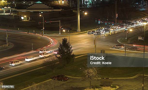 Intersecção 2 À Noite - Fotografias de stock e mais imagens de Autoestrada - Autoestrada, Bulevar, Carro