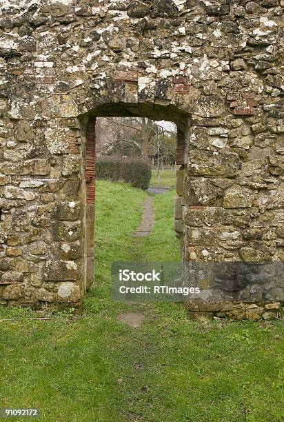 Velha Porta De Pedra - Fotografias de stock e mais imagens de Abandonado - Abandonado, Acessibilidade, Antigo