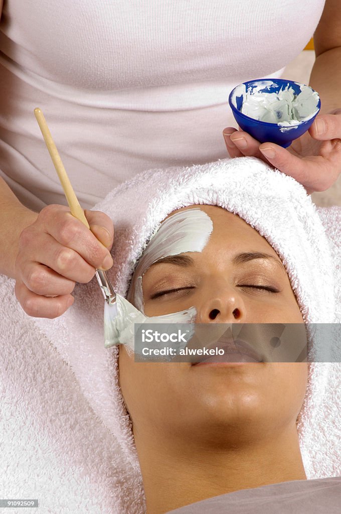 Spa, salón de belleza orgánico máscara Facial de aplicación - Foto de stock de Adulto libre de derechos
