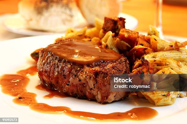 Filete Mignon - Fotografias de stock e mais imagens de Abóbora-Menina - Cucúrbita - Abóbora-Menina - Cucúrbita, Bife, Branco