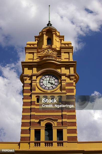 フリンダーズ Str 所タワー - オーストラリア メルボルンのストックフォトや画像を多数ご用意 - オーストラリア メルボルン, カラー画像, シンプル