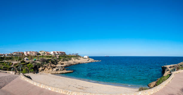 istock View of the coast inside the city 910932450