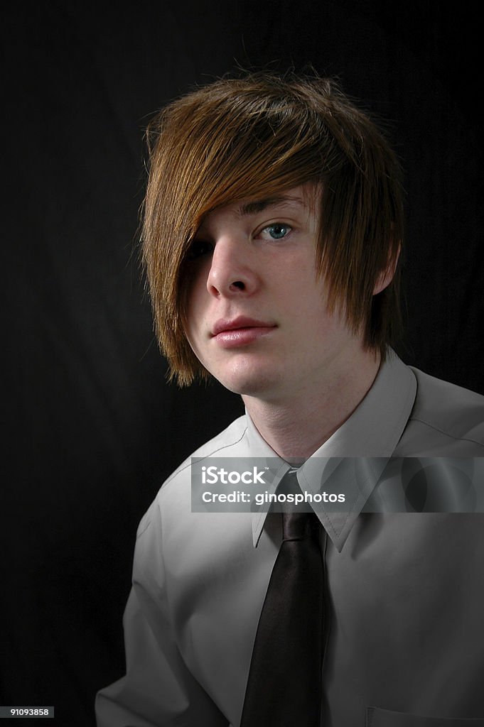 Adolescent avec cravate - Photo de Adolescence libre de droits