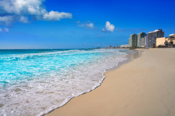 istock Cancun Forum beach Playa Gaviota Azul 910944218