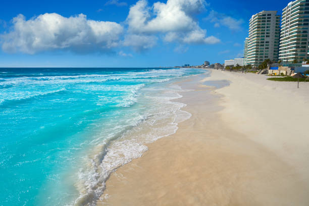 istock Cancun Forum beach Playa Gaviota Azul 910945326