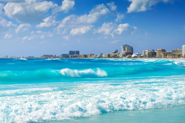 istock Cancun Forum beach Playa Gaviota Azul 910954314
