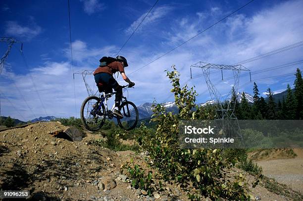 Foto de Passeios De Bicicleta e mais fotos de stock de Adolescente - Adolescente, Adulto, Bicicleta