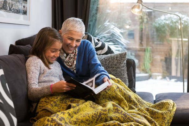 istock Family at home 910967150