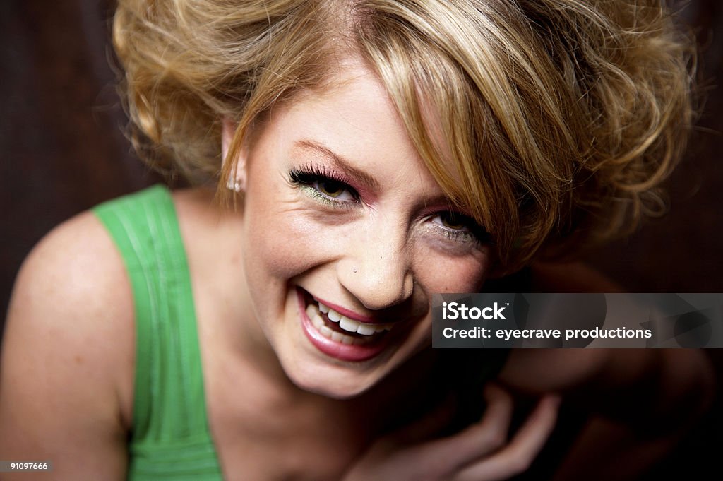 Biondo femmina divertente ritratti - Foto stock royalty-free di Adolescente