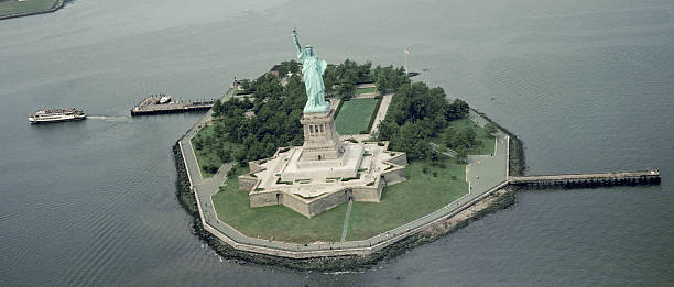 istock Statue of Liberty Aerial 1981 91098021