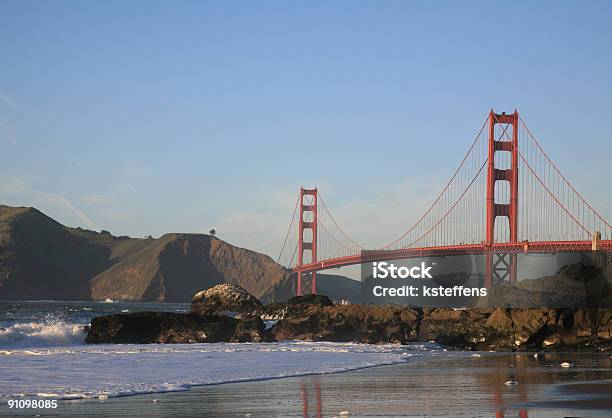 Praia De Baker No Golden Gate Em San Francisco Califórnia - Fotografias de stock e mais imagens de Alto - Descrição Física