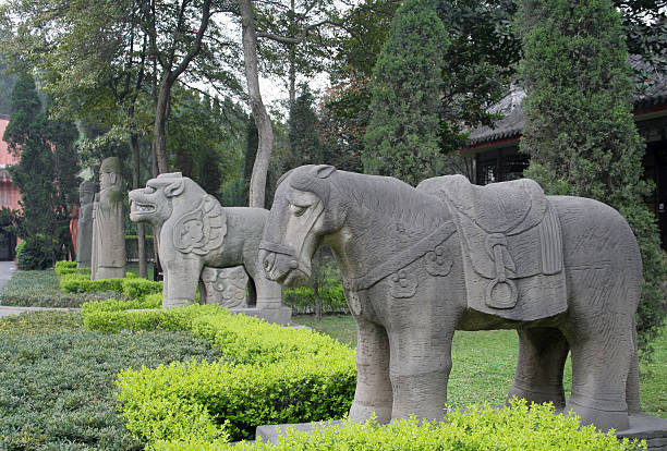 istock Guards of tomb 91098601