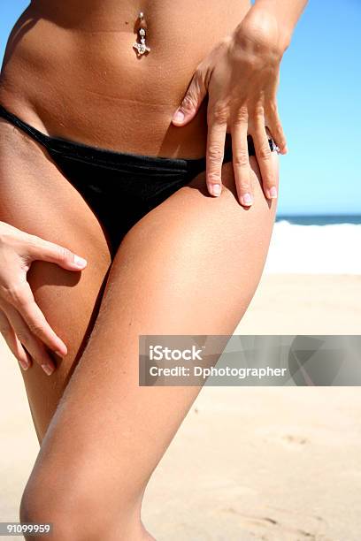 Fresco De Verão - Fotografias de stock e mais imagens de Abdómen Humano - Abdómen Humano, Adulto, Apanhar Sol