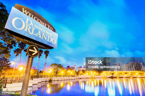 El Centro De Orlando Foto de stock y más banco de imágenes de Orlando - Florida - Orlando - Florida, Florida - Estados Unidos, Señal - Mensaje - iStock El Centro De Orlando Foto de stock y más banco de imágenes de Orlando - Florida - Orlando - Florida, Florida - Estados Unidos, Señal - Mensaje - iStock