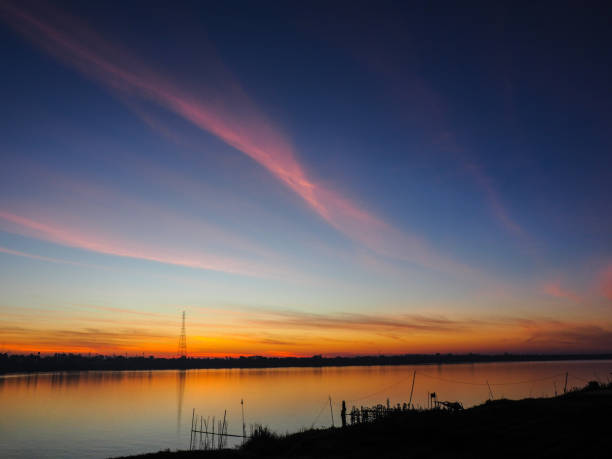 istock Sunrise and beautiful sky over the river 911003358