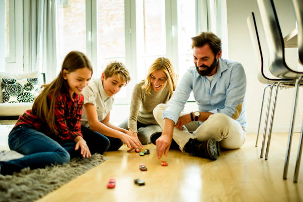 istock Family at home 911003960