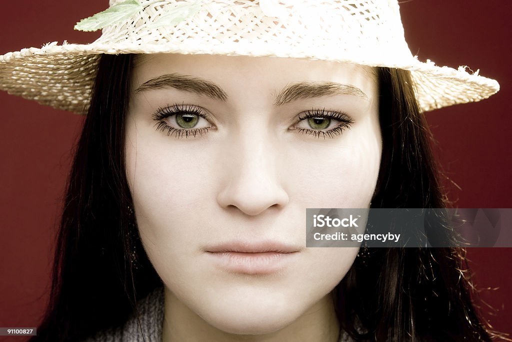 Jovem mulher com chapéu chinês - Foto de stock de Adolescência royalty-free
