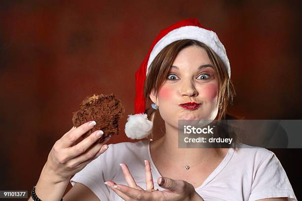 Santa Mädchen Mit Torte Stockfoto und mehr Bilder von Weihnachten - Weihnachten, Genuss, Süßigkeit