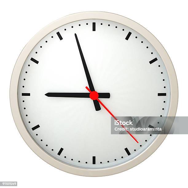 Reloj De Pared Aislada Sobre Un Fondo Blanco Foto de stock y más banco de imágenes de Blanco - Color - Blanco - Color, Color - Tipo de imagen, Cronometrador