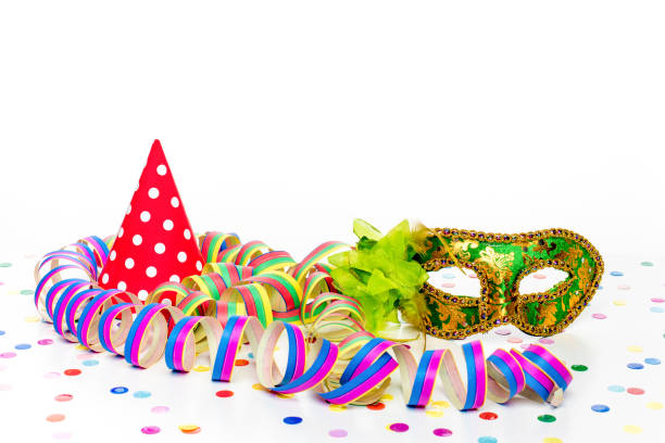 istock Colorful hat with carnival mask 911029240
