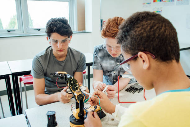 tworzenie ramienia robota - education teenagers only studying university zdjęcia i obrazy z banku zdjęć