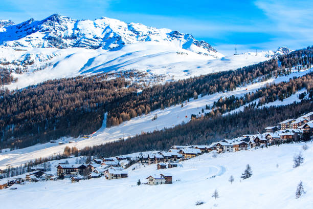 istock Beautiful winter sunny landscape 911034534