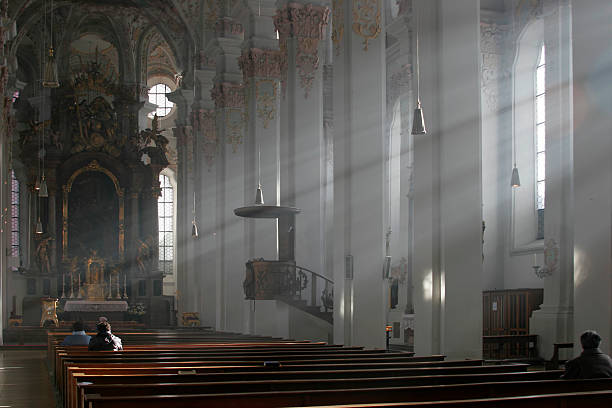 interior da igreja da baviera com raios de solconstellation name (optional - strahl lake imagens e fotografias de stock