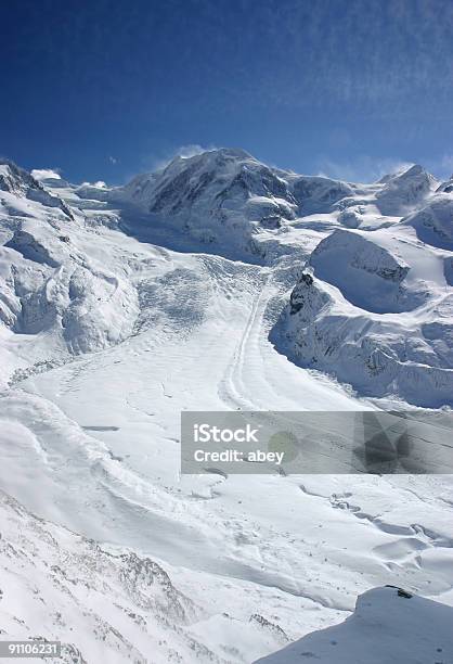 Glaciar De Alpine - Fotografias de stock e mais imagens de Neve - Neve, Zermatt, Admirar a Vista