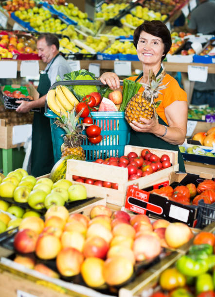 istock seller is offering basket with goods 911064140