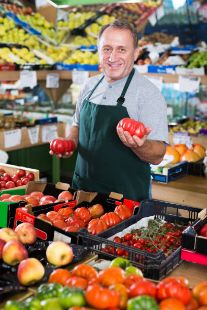 istock Seller is offering red tomatos 911064368