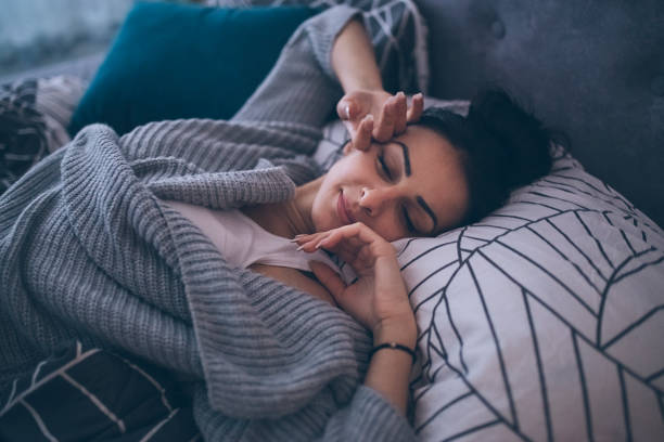 comodidad de madrugada - ropa de dormir fotografías e imágenes de stock