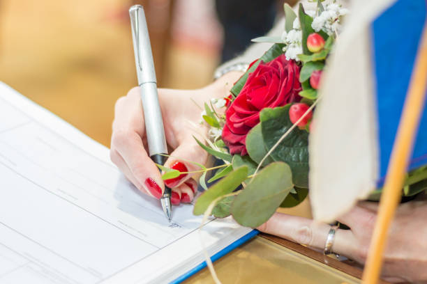 istock Signing registration of marriage 911142672