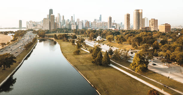 istock chicago skyline aerial view 911185584