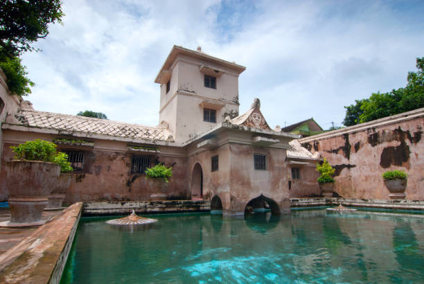 istock Yogyakarta Sari Park 911221640