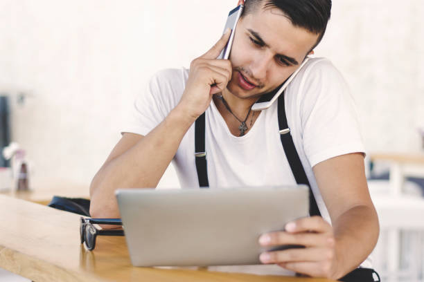 istock Addicted to the phone 911225706