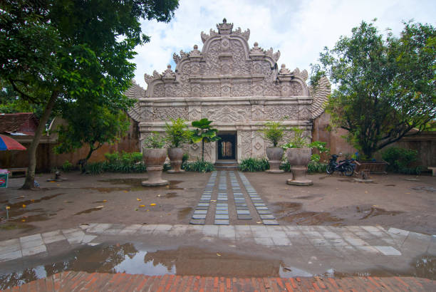 istock Yogyakarta Sari Park 911235138