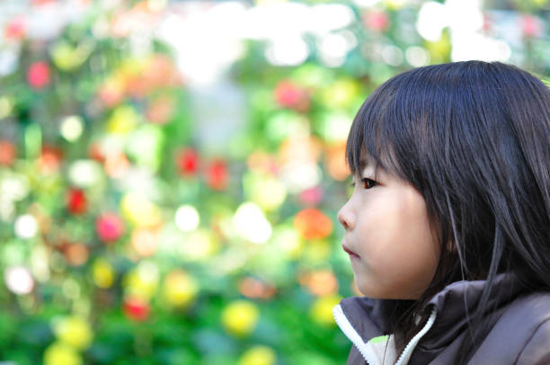istock Girl's smiling 911243650