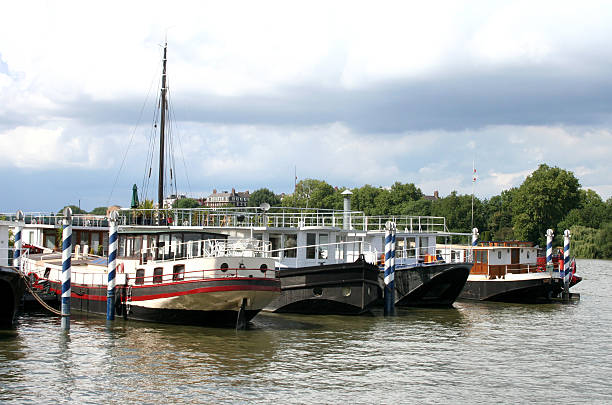 Boats docked in Putney on the River Thames  putney photos stock pictures, royalty-free photos & images