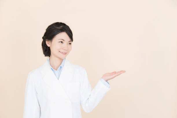 istock Young woman to guide 911306278