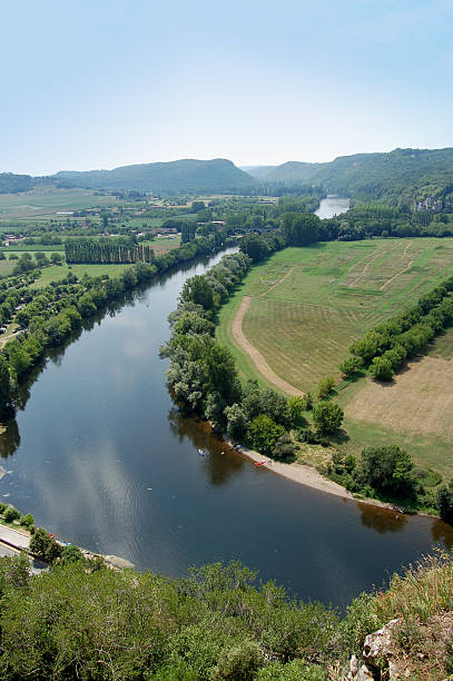 istock Bend in the Dordogne from Chateau Beynac 91130648