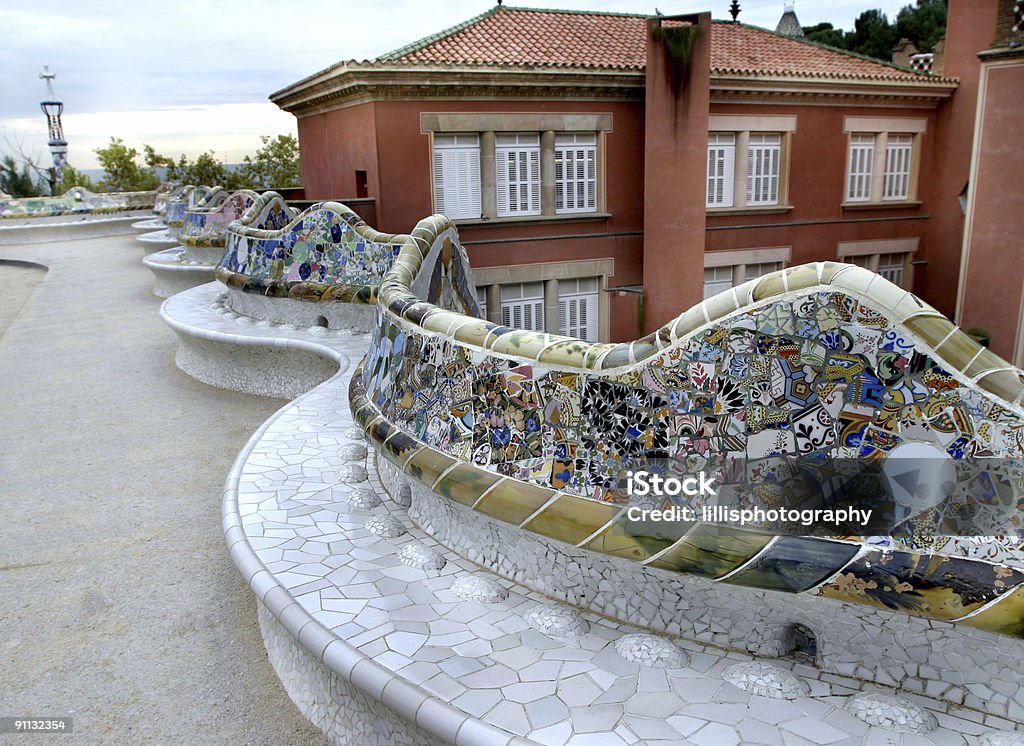 Il Parc Güell di Gaudí, panche, Barcellona, Spagna - Foto stock royalty-free di A forma di croce