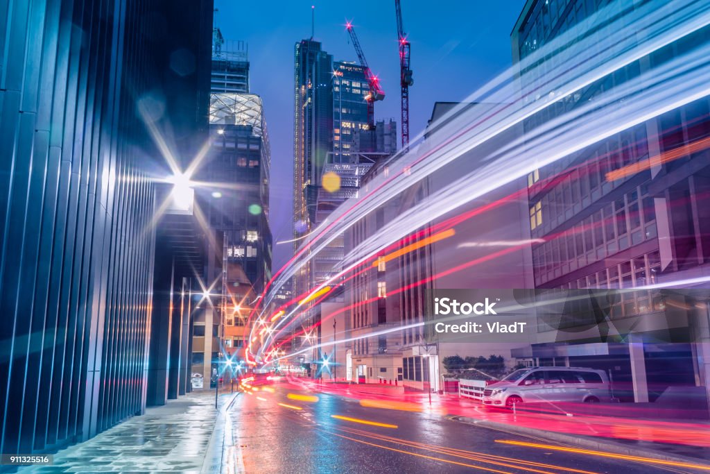 Senderos de luz - Foto de stock de Ciudad libre de derechos