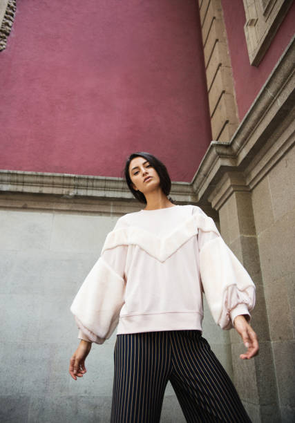istock Stylish urban girl. 911325806