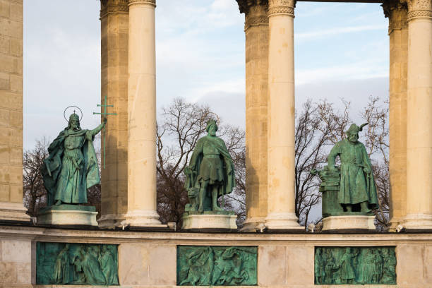 istock Knights and kings statues on Heroe's square in Budapest, Hungray. 911348428