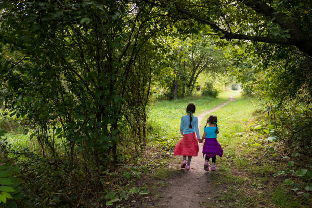 istock Kids connecting with nature 911360382