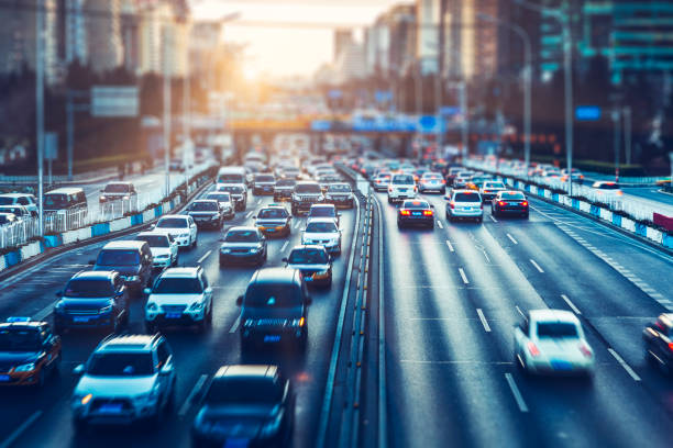 tráfico de hora punta en el centro de beijing - mobility fotografías e imágenes de stock