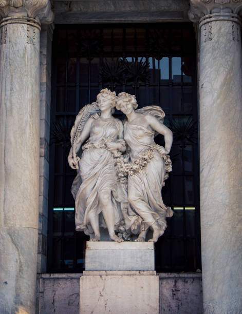 istock statue in mexico city 911415686