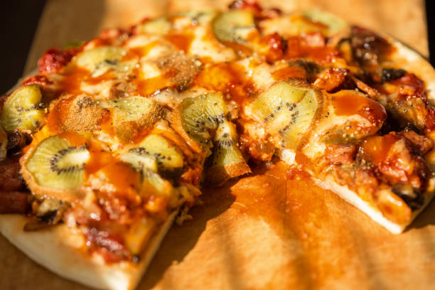 des pizzas maison - spice store photos et images de collection